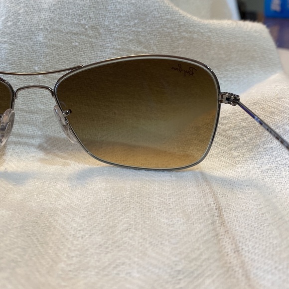 EUC Ray-Ban Sunglasses & Case RB3388 Gunmetal Frame Brown Gradient 58mm Aviator - Picture 11 of 17